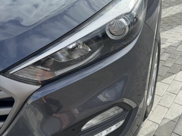 Серый Хендай Туксон, объемом двигателя 2 л и пробегом 65 тыс. км за 21000 $, фото 10 на Automoto.ua