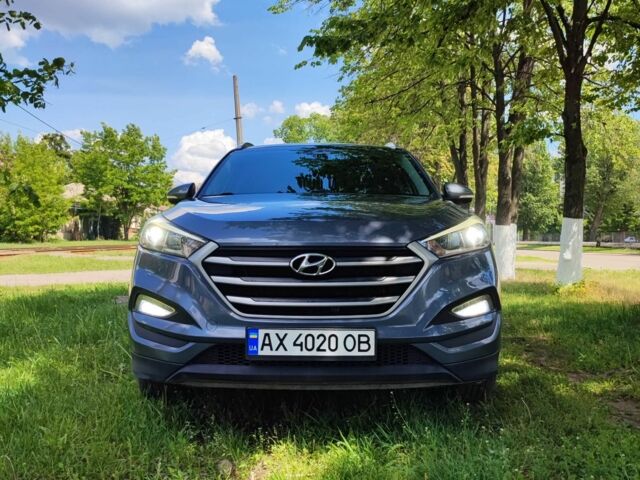 Сірий Хендай Туксон, об'ємом двигуна 2 л та пробігом 60 тис. км за 18200 $, фото 2 на Automoto.ua