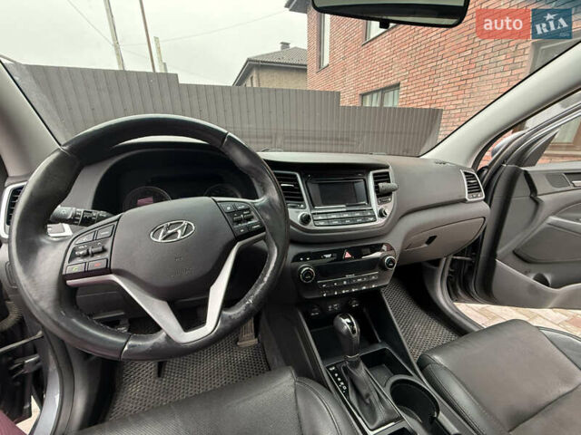 Сірий Хендай Туксон, об'ємом двигуна 1.59 л та пробігом 125 тис. км за 17000 $, фото 9 на Automoto.ua