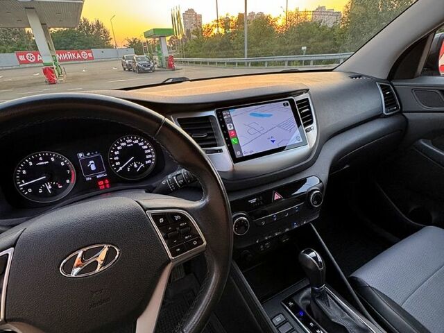 Серый Хендай Туксон, объемом двигателя 2 л и пробегом 92 тыс. км за 17800 $, фото 8 на Automoto.ua