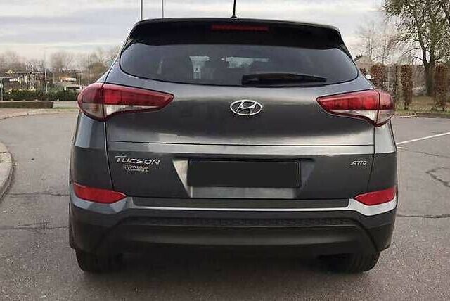 Серый Хендай Туксон, объемом двигателя 2 л и пробегом 130 тыс. км за 14400 $, фото 10 на Automoto.ua