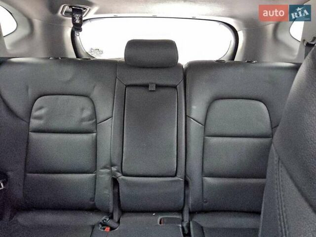 Сірий Хендай Туксон, об'ємом двигуна 1.59 л та пробігом 171 тис. км за 3200 $, фото 9 на Automoto.ua