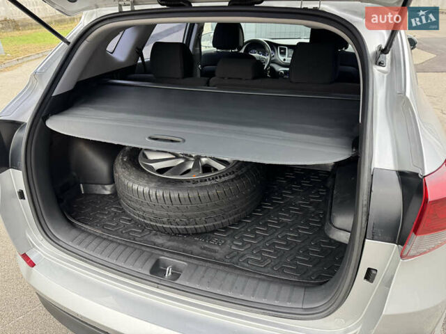 Серый Хендай Туксон, объемом двигателя 2 л и пробегом 122 тыс. км за 17500 $, фото 15 на Automoto.ua