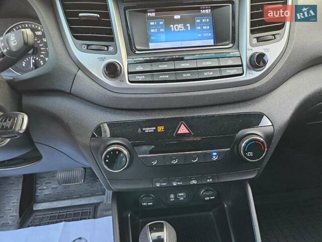 Серый Хендай Туксон, объемом двигателя 2 л и пробегом 134 тыс. км за 14600 $, фото 14 на Automoto.ua