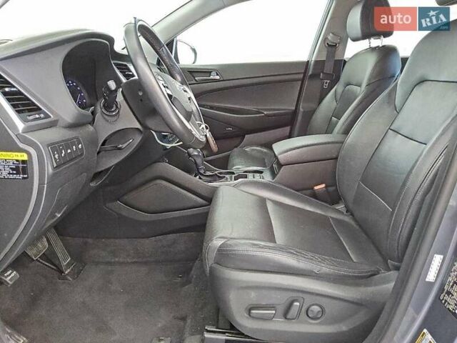 Сірий Хендай Туксон, об'ємом двигуна 1.59 л та пробігом 171 тис. км за 3200 $, фото 7 на Automoto.ua
