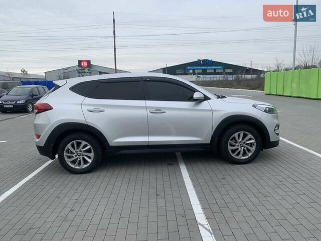 Сірий Хендай Туксон, об'ємом двигуна 2 л та пробігом 189 тис. км за 16900 $, фото 4 на Automoto.ua
