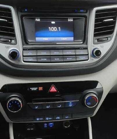 Серый Хендай Туксон, объемом двигателя 0 л и пробегом 75 тыс. км за 9400 $, фото 8 на Automoto.ua