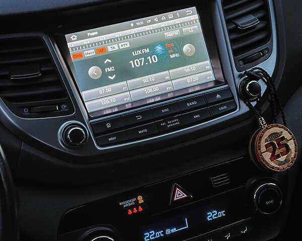 Сірий Хендай Туксон, об'ємом двигуна 1.6 л та пробігом 133 тис. км за 19000 $, фото 9 на Automoto.ua