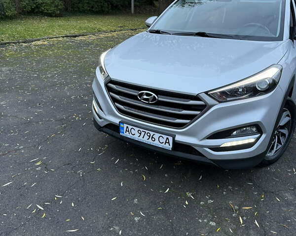 Хендай Туксон 2017 в Владимир-Волынский на Automoto.ua Серый Хендай Туксон, объемом двигателя 2 л и пробегом 130 тыс. км за 18700 $, фото 1 на Automoto.ua