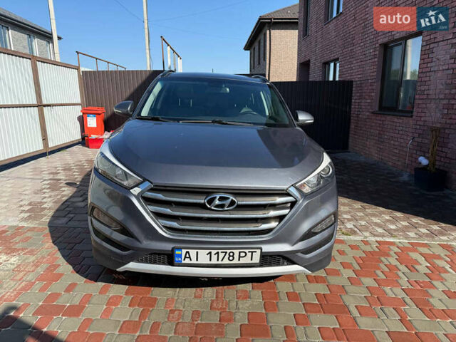 Сірий Хендай Туксон, об'ємом двигуна 1.59 л та пробігом 125 тис. км за 17000 $, фото 1 на Automoto.ua