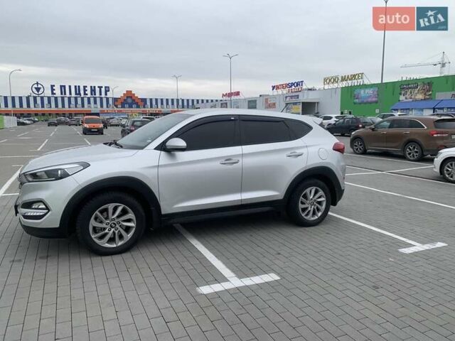 Сірий Хендай Туксон, об'ємом двигуна 2 л та пробігом 189 тис. км за 16900 $, фото 10 на Automoto.ua