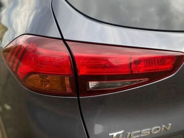 Серый Хендай Туксон, объемом двигателя 2 л и пробегом 99 тыс. км за 9600 $, фото 12 на Automoto.ua