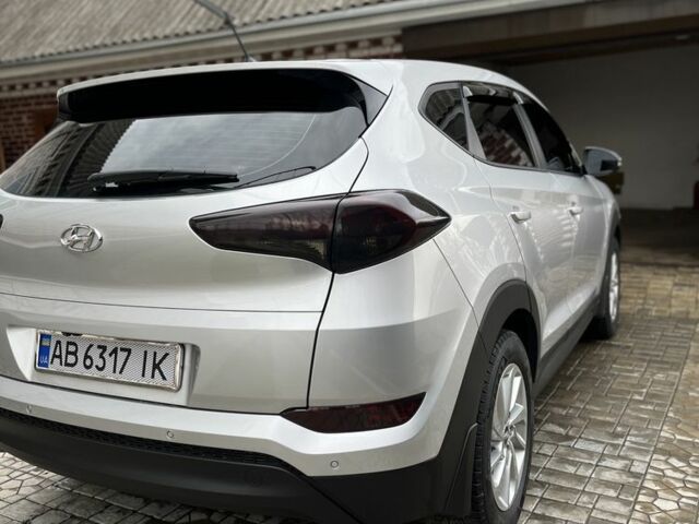 Серый Хендай Туксон, объемом двигателя 2 л и пробегом 92 тыс. км за 20500 $, фото 6 на Automoto.ua