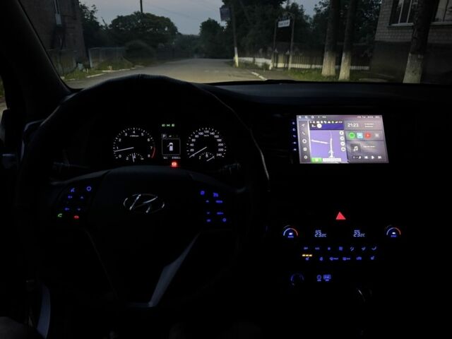 Серый Хендай Туксон, объемом двигателя 2 л и пробегом 92 тыс. км за 20500 $, фото 1 на Automoto.ua