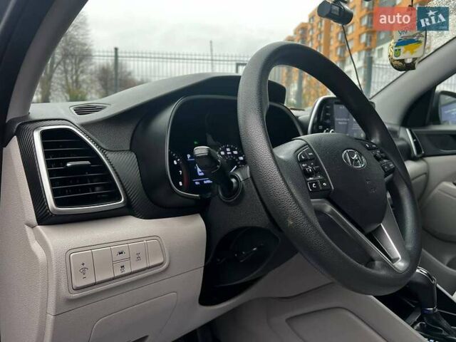 Серый Хендай Туксон, объемом двигателя 1.98 л и пробегом 139 тыс. км за 19500 $, фото 10 на Automoto.ua
