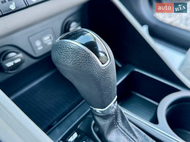 Сірий Хендай Туксон, об'ємом двигуна 2 л та пробігом 184 тис. км за 13950 $, фото 86 на Automoto.ua