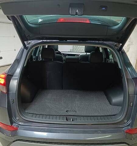 Сірий Хендай Туксон, об'ємом двигуна 1.6 л та пробігом 75 тис. км за 21000 $, фото 24 на Automoto.ua