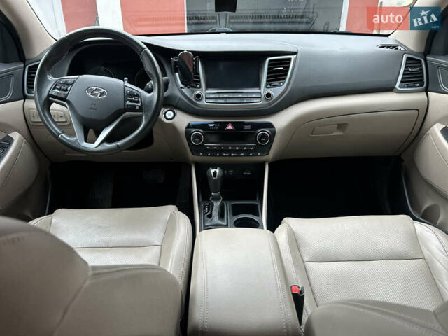 Серый Хендай Туксон, объемом двигателя 0 л и пробегом 219 тыс. км за 19499 $, фото 23 на Automoto.ua