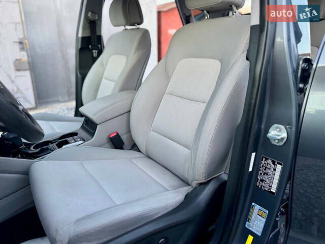 Сірий Хендай Туксон, об'ємом двигуна 2 л та пробігом 184 тис. км за 13950 $, фото 80 на Automoto.ua