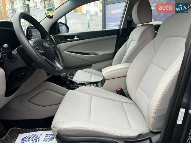 Серый Хендай Туксон, объемом двигателя 1.98 л и пробегом 139 тыс. км за 19500 $, фото 13 на Automoto.ua