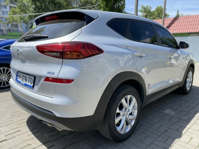 Сірий Хендай Туксон, об'ємом двигуна 1.6 л та пробігом 98 тис. км за 20900 $, фото 5 на Automoto.ua