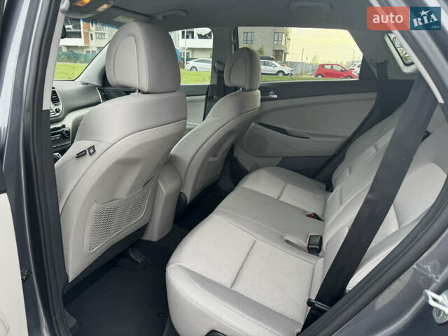 Сірий Хендай Туксон, об'ємом двигуна 2 л та пробігом 89 тис. км за 15400 $, фото 14 на Automoto.ua