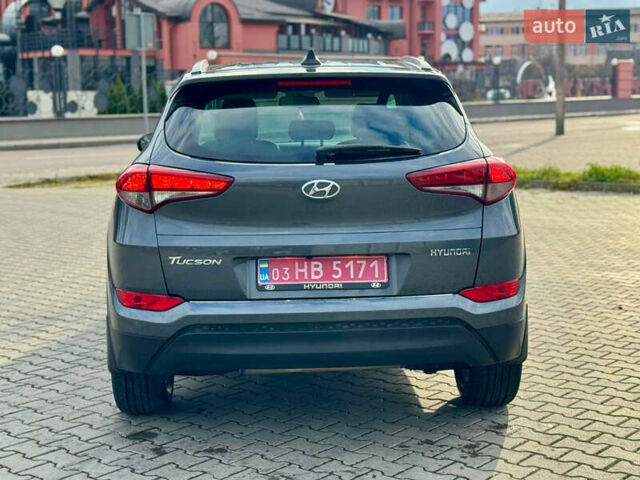 Сірий Хендай Туксон, об'ємом двигуна 2 л та пробігом 184 тис. км за 13950 $, фото 27 на Automoto.ua