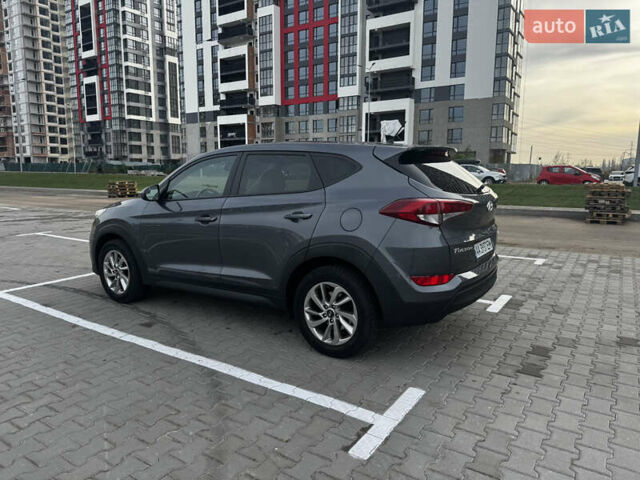 Сірий Хендай Туксон, об'ємом двигуна 2 л та пробігом 89 тис. км за 15400 $, фото 5 на Automoto.ua