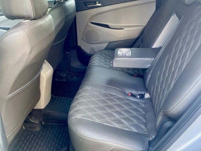 Хендай Туксон 2018 в Киеве на Automoto.ua Серый Хендай Туксон, объемом двигателя 2 л и пробегом 217 тыс. км за 14600 $, фото 11 на Automoto.ua