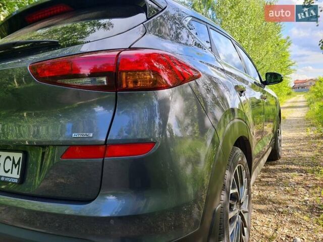 Серый Хендай Туксон, объемом двигателя 2 л и пробегом 163 тыс. км за 20700 $, фото 5 на Automoto.ua