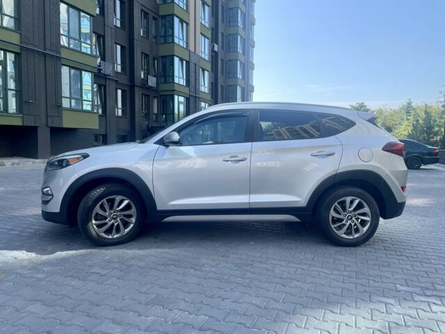 Хендай Туксон 2018 в Киеве на Automoto.ua Серый Хендай Туксон, объемом двигателя 2 л и пробегом 217 тыс. км за 14600 $, фото 1 на Automoto.ua