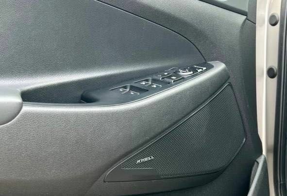 Серый Хендай Туксон, объемом двигателя 1.6 л и пробегом 93 тыс. км за 9000 $, фото 14 на Automoto.ua