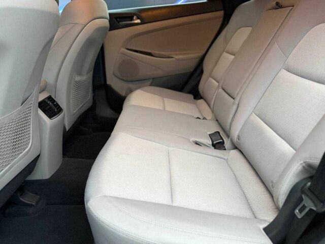 Серый Хендай Туксон, объемом двигателя 1.6 л и пробегом 66 тыс. км за 16999 $, фото 6 на Automoto.ua