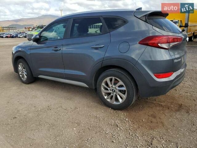 Хендай Туксон 2018 у Тернополі на Automoto.ua Сірий Хендай Туксон, об'ємом двигуна 2 л та пробігом 147 тис. км за 3200 $, фото 1 на Automoto.ua