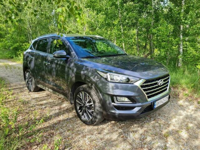 Серый Хендай Туксон, объемом двигателя 2 л и пробегом 168 тыс. км за 18400 $, фото 2 на Automoto.ua