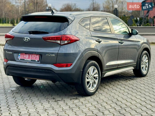 Серый Хендай Туксон, объемом двигателя 2 л и пробегом 183 тыс. км за 13750 $, фото 4 на Automoto.ua