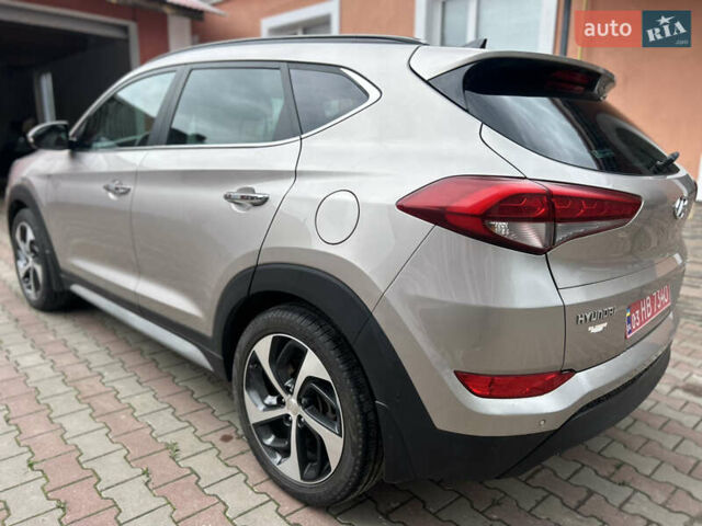 Серый Хендай Туксон, объемом двигателя 0 л и пробегом 219 тыс. км за 19499 $, фото 6 на Automoto.ua