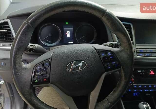 Сірий Хендай Туксон, об'ємом двигуна 1.6 л та пробігом 75 тис. км за 21000 $, фото 17 на Automoto.ua