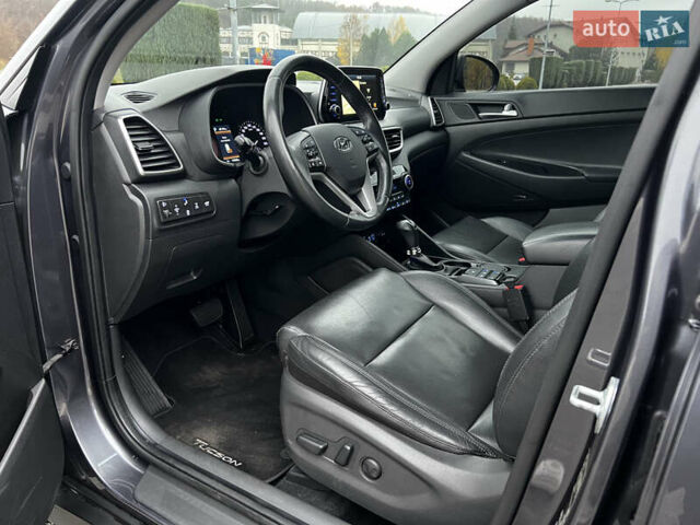 Серый Хендай Туксон, объемом двигателя 2 л и пробегом 117 тыс. км за 20600 $, фото 44 на Automoto.ua