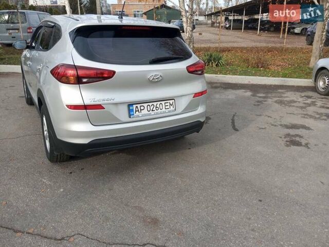 Сірий Хендай Туксон, об'ємом двигуна 2 л та пробігом 152 тис. км за 18000 $, фото 2 на Automoto.ua
