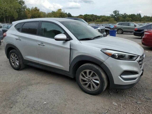 Сірий Хендай Туксон, об'ємом двигуна 2 л та пробігом 89 тис. км за 4000 $, фото 2 на Automoto.ua