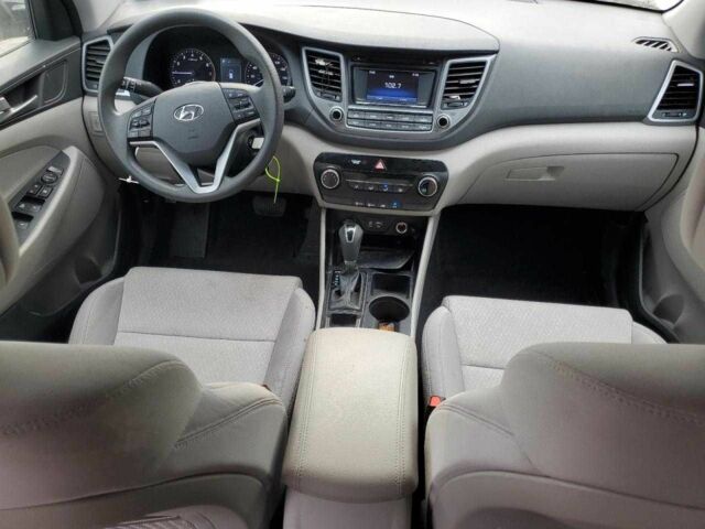 Сірий Хендай Туксон, об'ємом двигуна 2 л та пробігом 89 тис. км за 4000 $, фото 5 на Automoto.ua