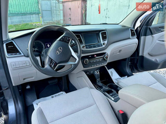 Сірий Хендай Туксон, об'ємом двигуна 2 л та пробігом 184 тис. км за 13950 $, фото 76 на Automoto.ua