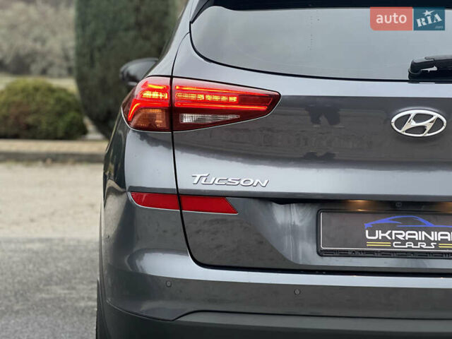 Серый Хендай Туксон, объемом двигателя 2 л и пробегом 117 тыс. км за 20600 $, фото 12 на Automoto.ua