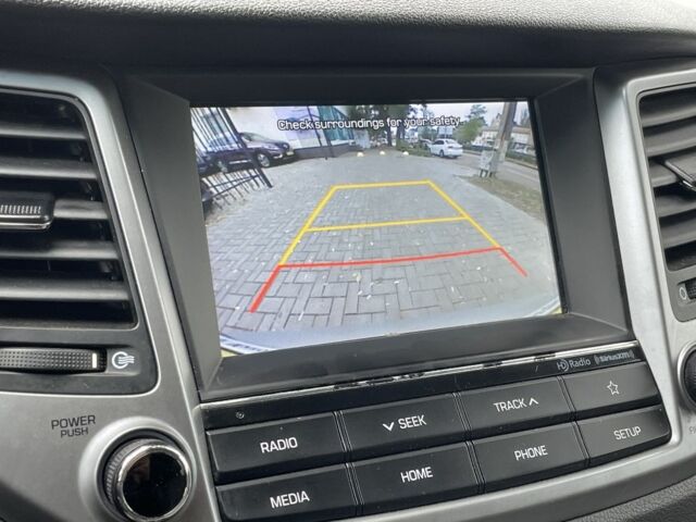 Сірий Хендай Туксон, об'ємом двигуна 2 л та пробігом 150 тис. км за 17999 $, фото 22 на Automoto.ua