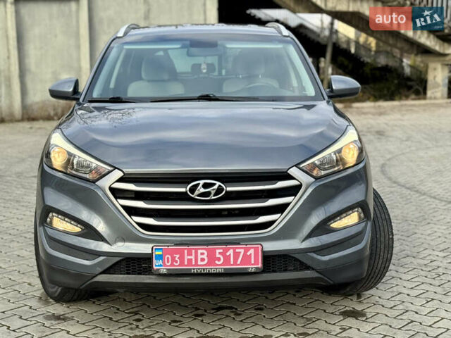 Серый Хендай Туксон, объемом двигателя 2 л и пробегом 183 тыс. км за 13750 $, фото 14 на Automoto.ua
