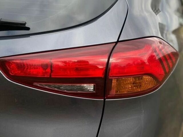 Серый Хендай Туксон, объемом двигателя 2 л и пробегом 99 тыс. км за 9600 $, фото 13 на Automoto.ua