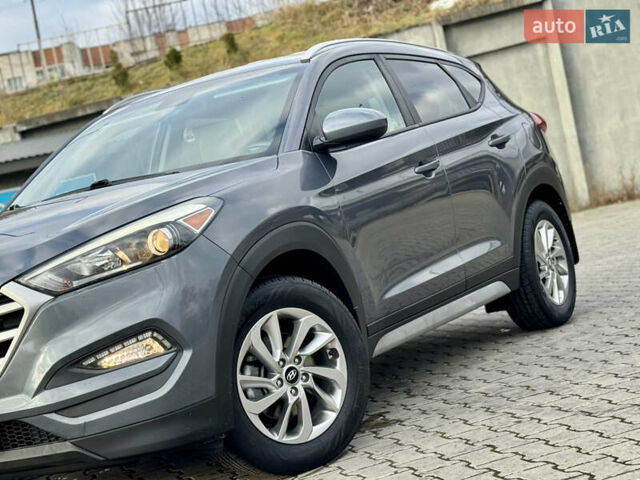 Серый Хендай Туксон, объемом двигателя 2 л и пробегом 183 тыс. км за 13750 $, фото 63 на Automoto.ua