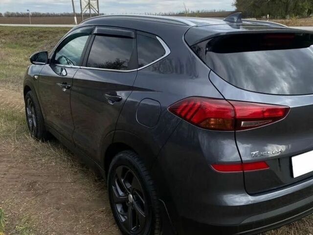 Серый Хендай Туксон, объемом двигателя 2 л и пробегом 99 тыс. км за 9600 $, фото 9 на Automoto.ua