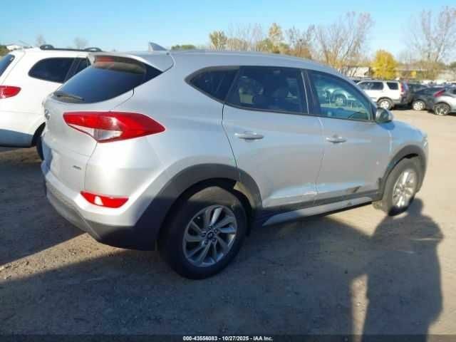 Серый Хендай Туксон, объемом двигателя 2 л и пробегом 70 тыс. км за 4000 $, фото 3 на Automoto.ua